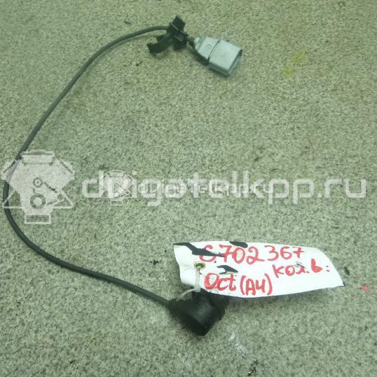 Фото Датчик положения коленвала  038907319F для Skoda Fabia / Octavia