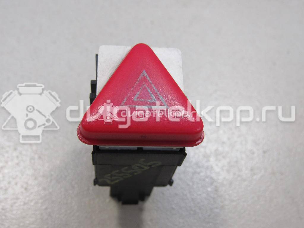 Фото Кнопка аварийной сигнализации  6Y0953235 для Skoda Fabia {forloop.counter}}