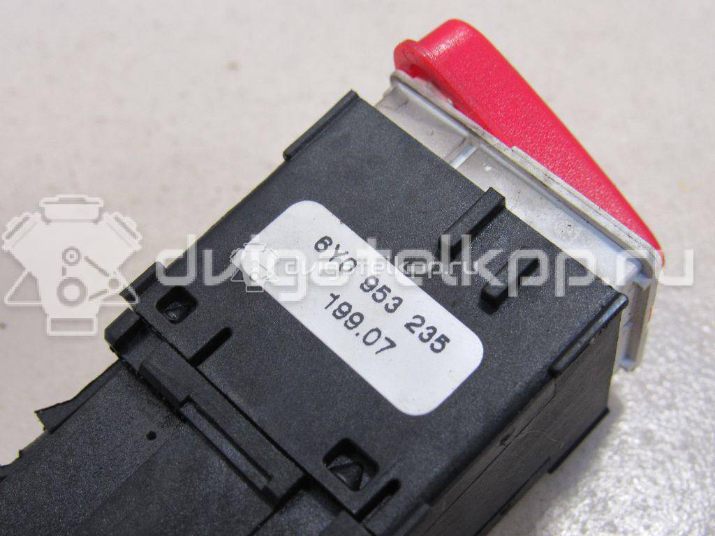Фото Кнопка аварийной сигнализации  6Y0953235 для Skoda Fabia {forloop.counter}}