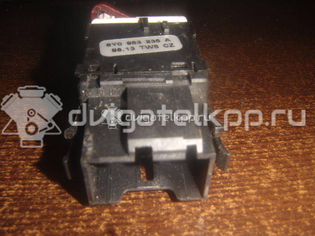 Фото Кнопка аварийной сигнализации  6Y0953235 для Skoda Fabia {forloop.counter}}