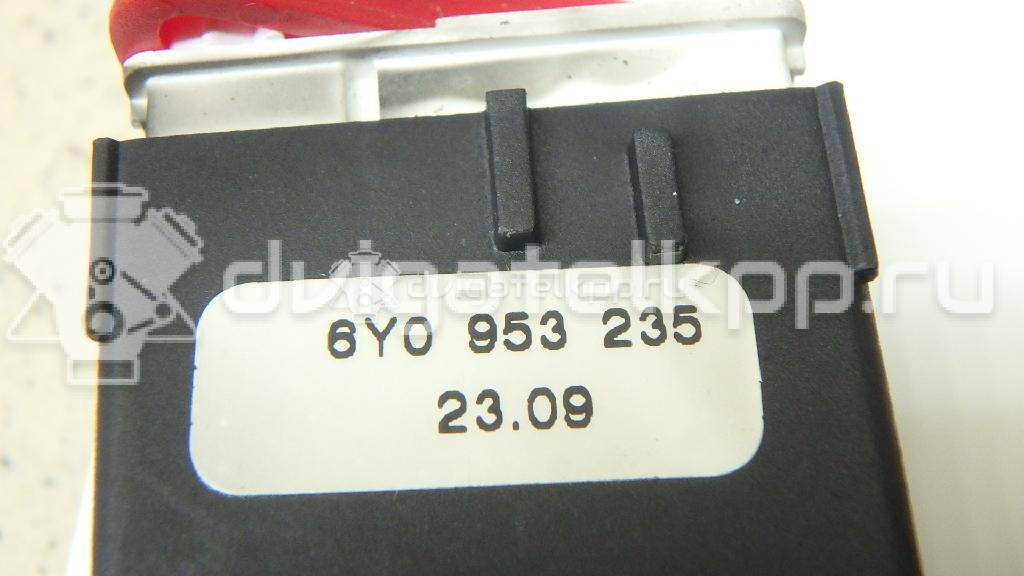 Фото Кнопка аварийной сигнализации  6Y0953235 для Skoda Fabia {forloop.counter}}