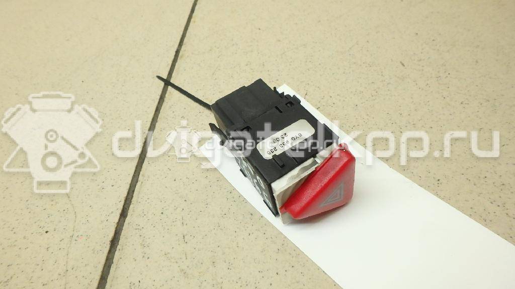Фото Кнопка аварийной сигнализации  6Y0953235 для Skoda Fabia {forloop.counter}}