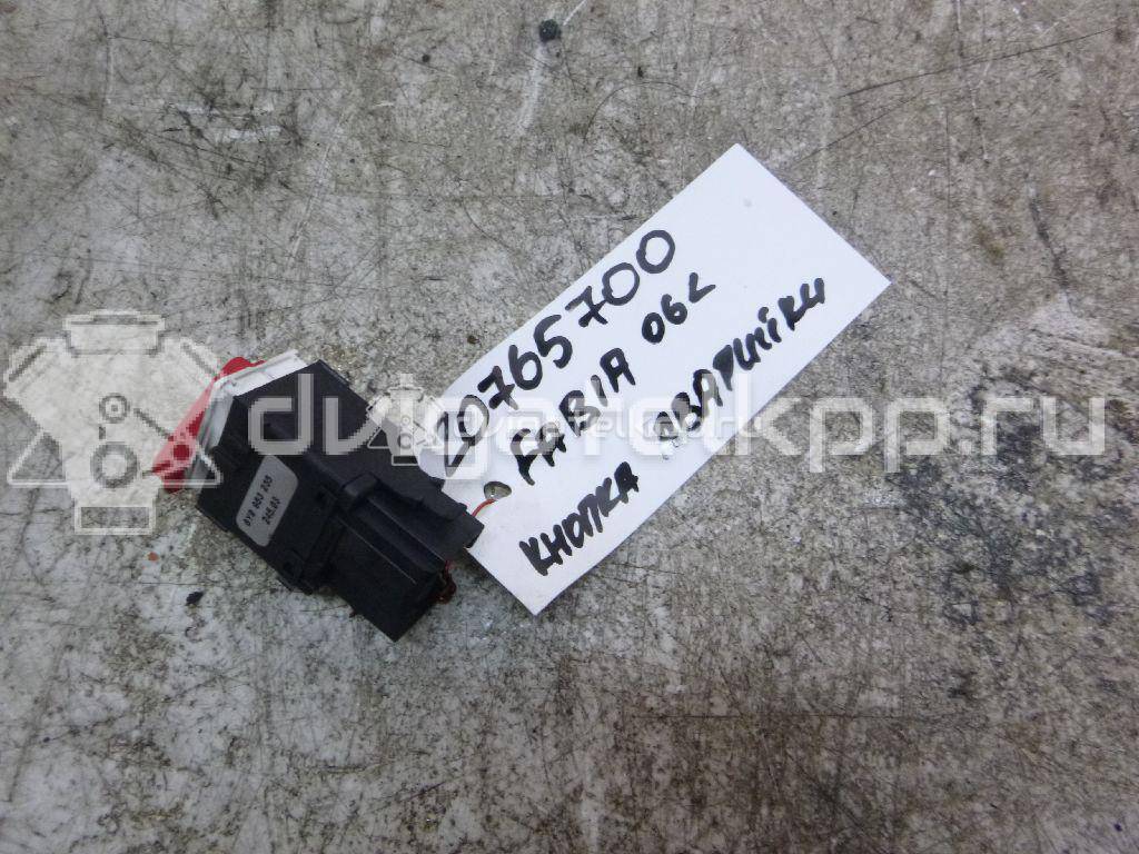 Фото Кнопка аварийной сигнализации  6Y0953235 для Skoda Fabia {forloop.counter}}