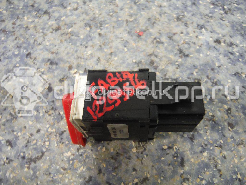 Фото Кнопка аварийной сигнализации  6Y0953235 для Skoda Fabia {forloop.counter}}
