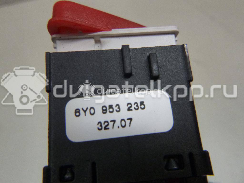 Фото Кнопка аварийной сигнализации  6Y0953235 для Skoda Fabia {forloop.counter}}