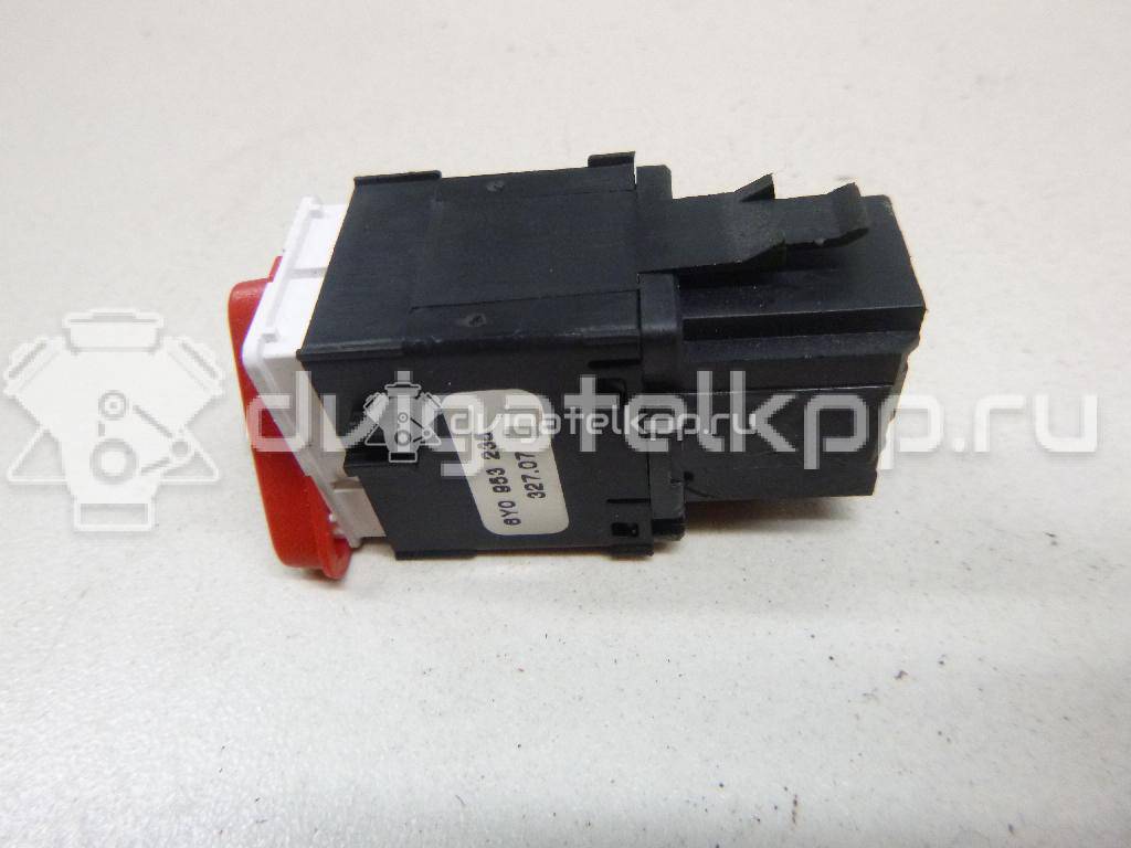Фото Кнопка аварийной сигнализации  6Y0953235 для Skoda Fabia {forloop.counter}}