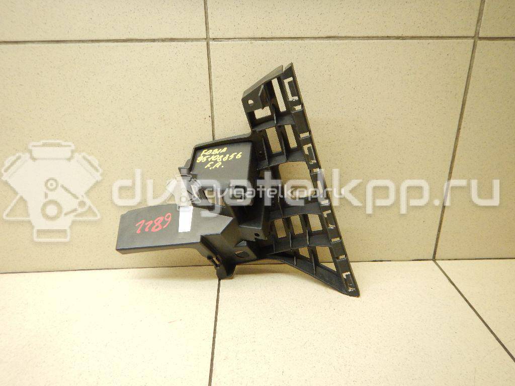 Фото Кронштейн переднего бампера правый  5J0807056 для Skoda Roomster 5J / Fabia {forloop.counter}}
