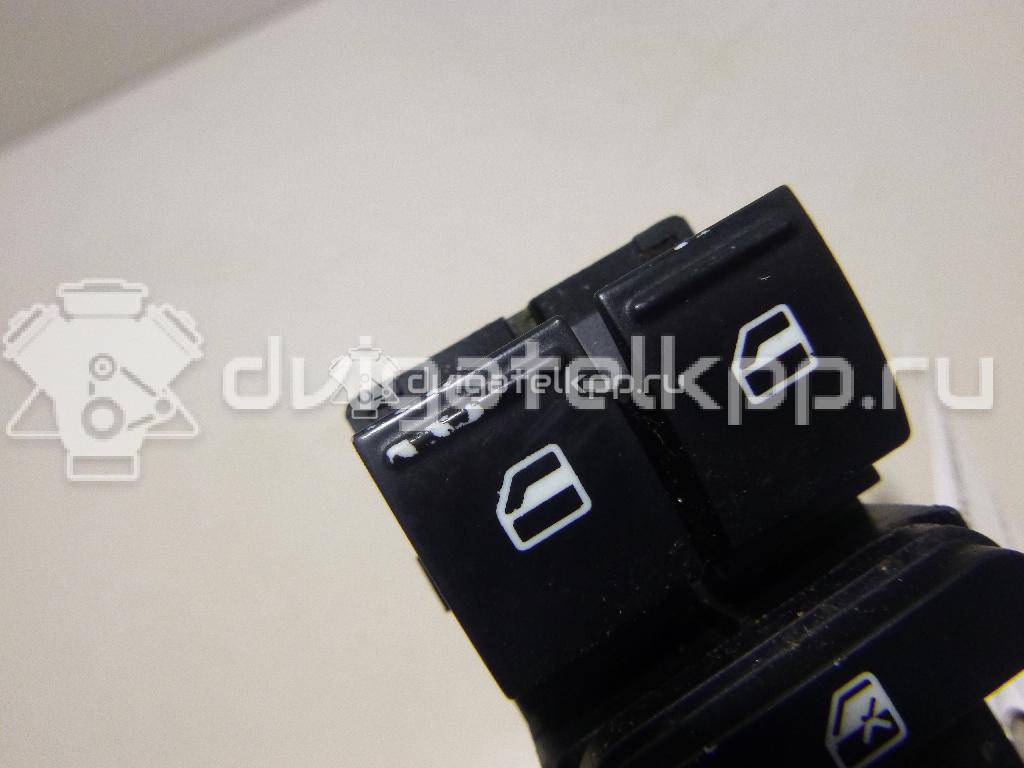 Фото Блок управления стеклоподъемниками  1Z0959858B для Skoda Roomster 5J / Octaviaii 1Z3 / Yeti 5L / Fabia / Octavia {forloop.counter}}