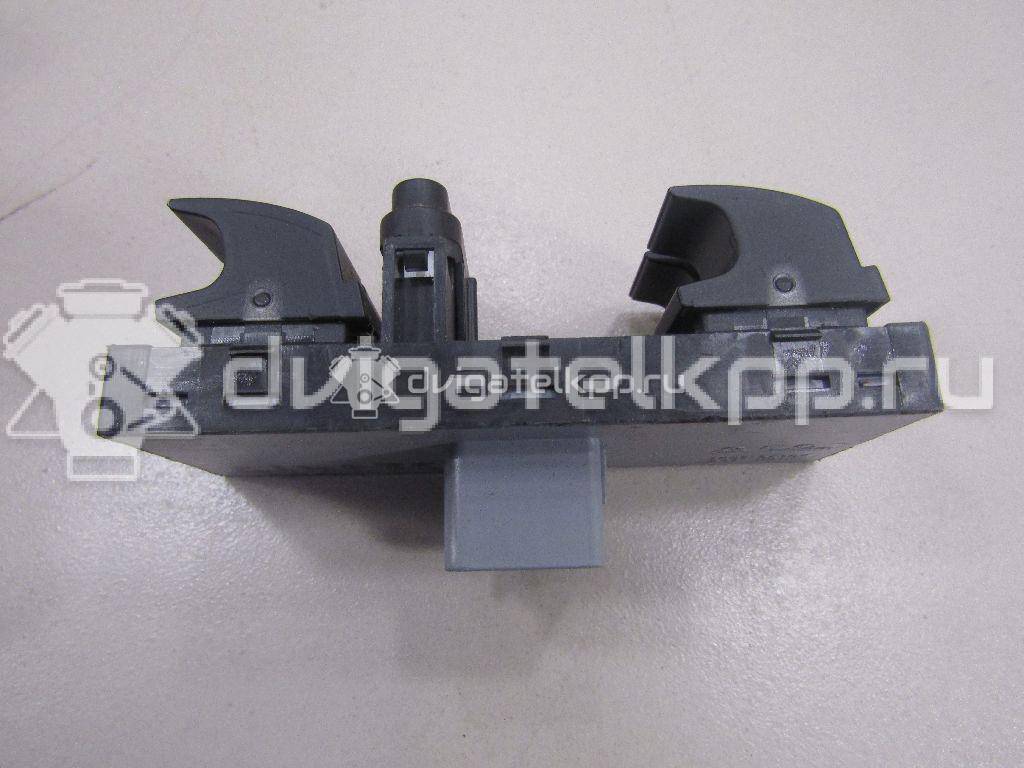 Фото Блок управления стеклоподъемниками  1Z0959858B для Skoda Roomster 5J / Octaviaii 1Z3 / Yeti 5L / Fabia / Octavia {forloop.counter}}