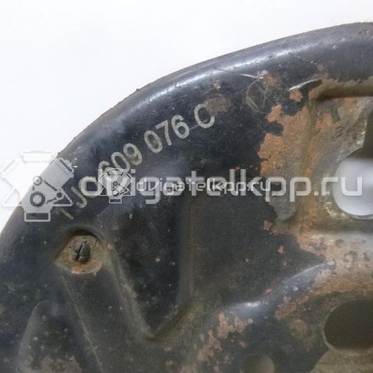 Фото Щит опорный задний правый  1J0609426C для Skoda Roomster 5J / Octavia / Octaviaii 1Z3