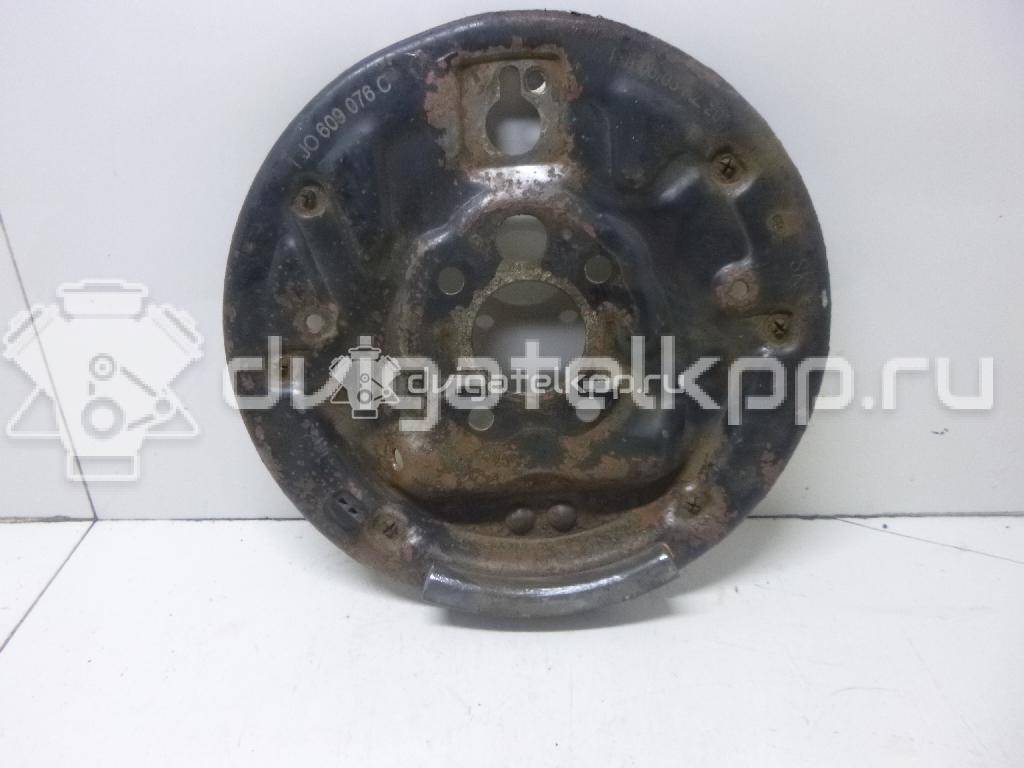 Фото Щит опорный задний правый  1J0609426C для Skoda Roomster 5J / Octavia / Octaviaii 1Z3 {forloop.counter}}