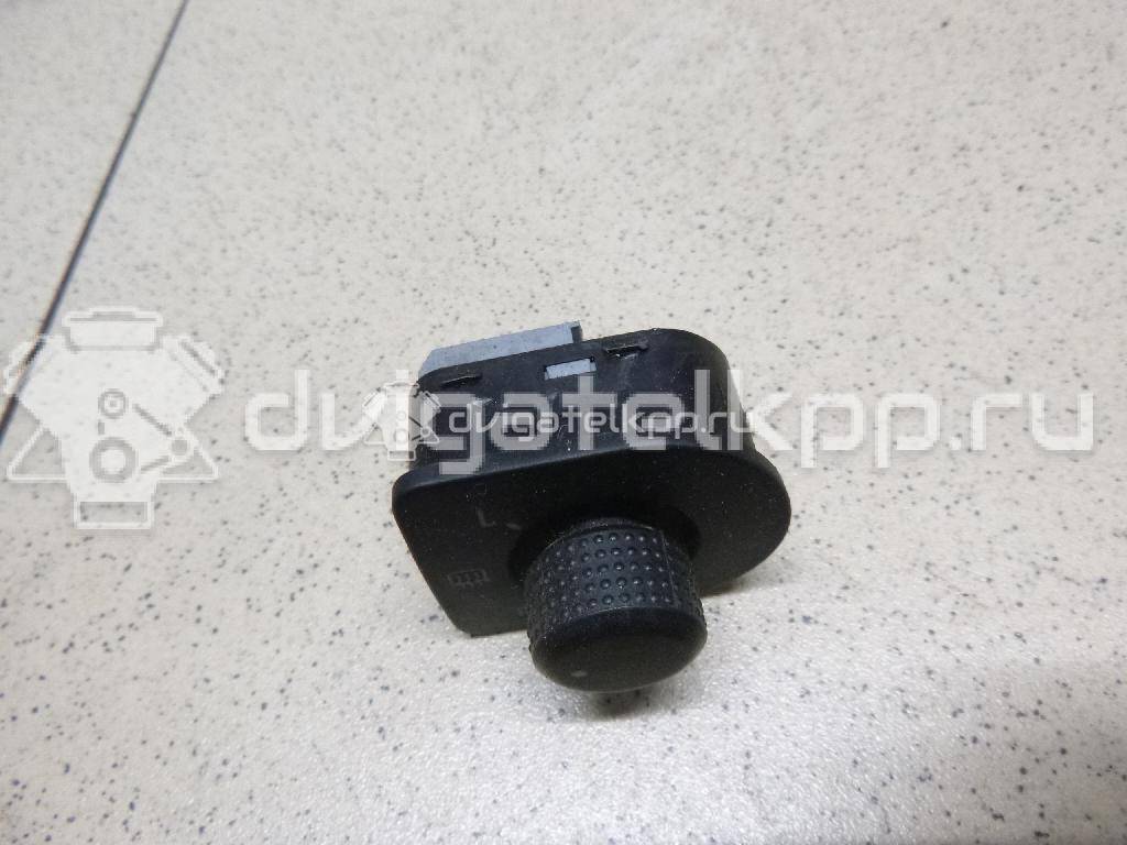 Фото Переключатель регулировки зеркала  1U1959565L для Skoda Octavia / Octaviaii 1Z3 {forloop.counter}}