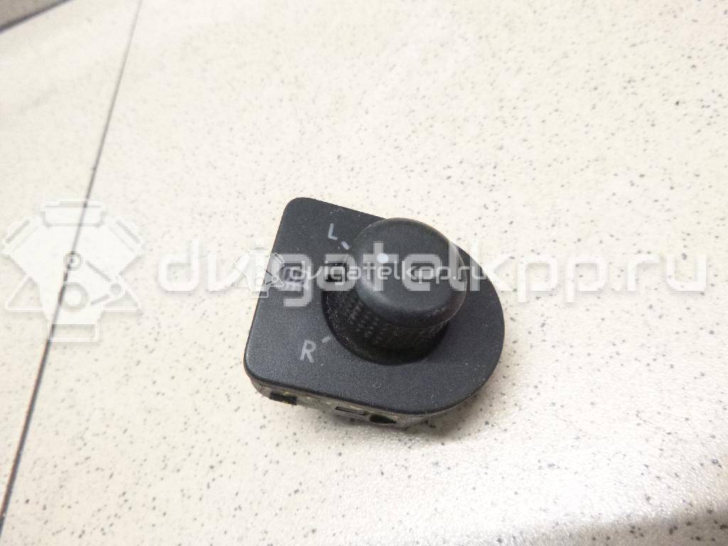 Фото Переключатель регулировки зеркала  1U1959565L для Skoda Octavia / Octaviaii 1Z3 {forloop.counter}}