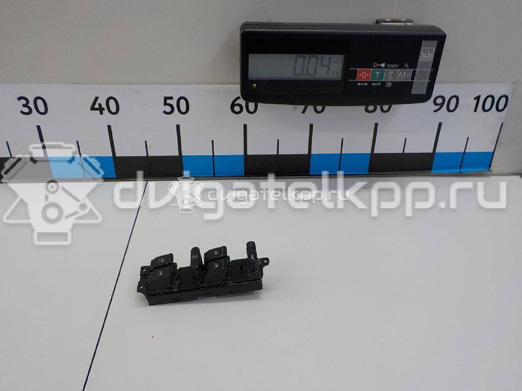 Фото Блок управления стеклоподъемниками  1J4959857A для Skoda Fabia / Octavia / Superb {forloop.counter}}