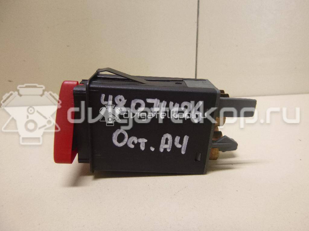 Фото Кнопка аварийной сигнализации  1U0953235B для Skoda Octavia {forloop.counter}}