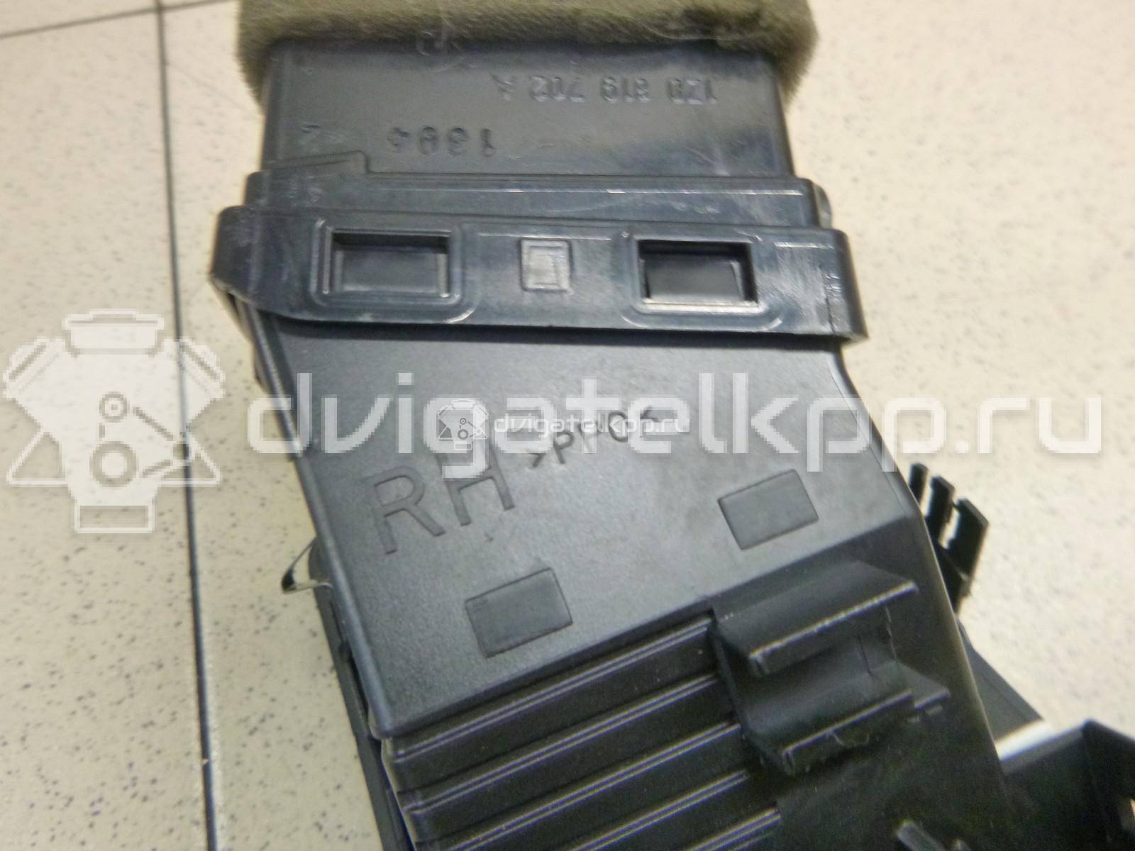 Фото Дефлектор воздушный  1Z0819702A9B9 для skoda Octavia (A5 1Z-) {forloop.counter}}