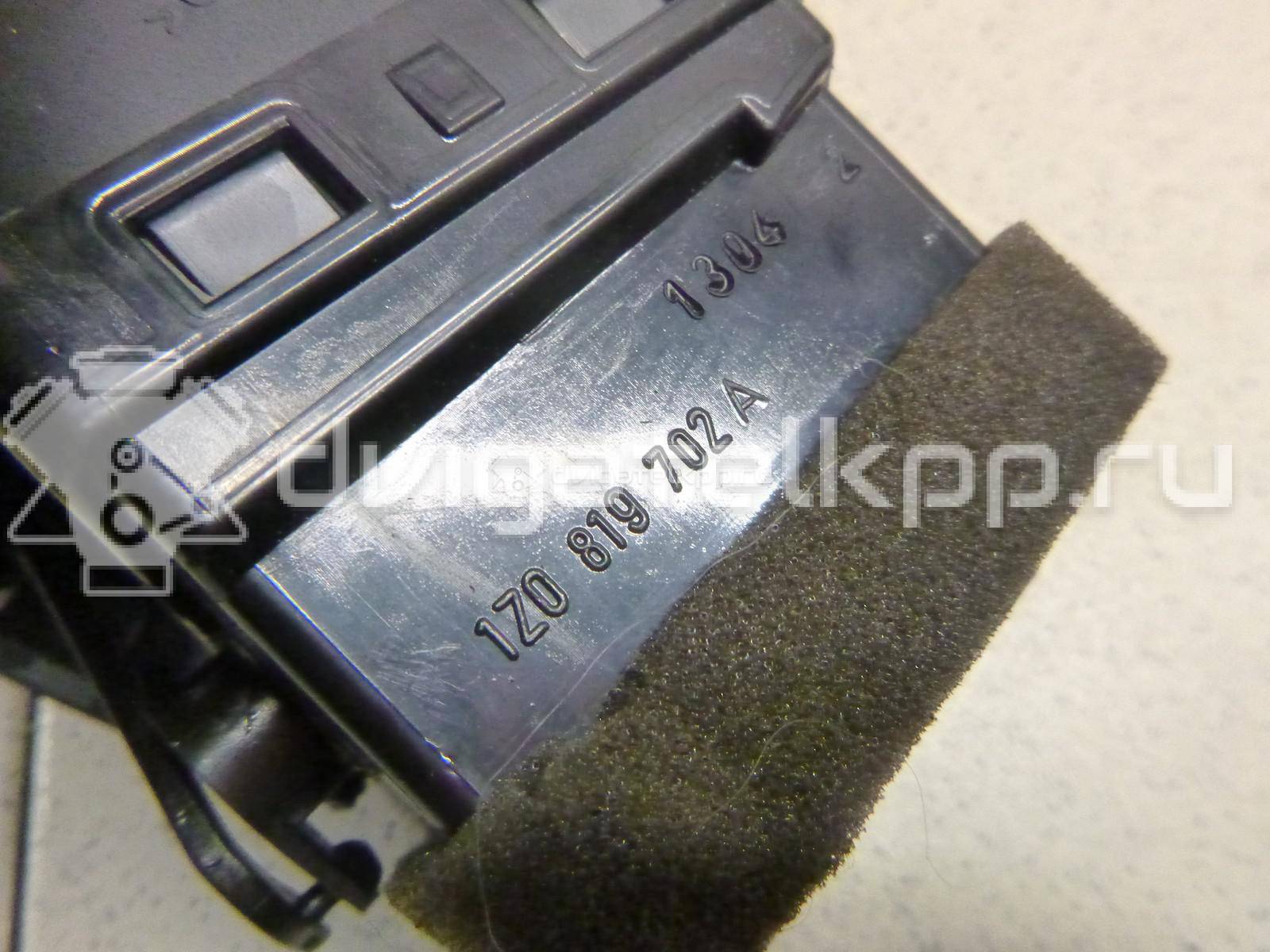 Фото Дефлектор воздушный  1Z0819702A9B9 для skoda Octavia (A5 1Z-) {forloop.counter}}